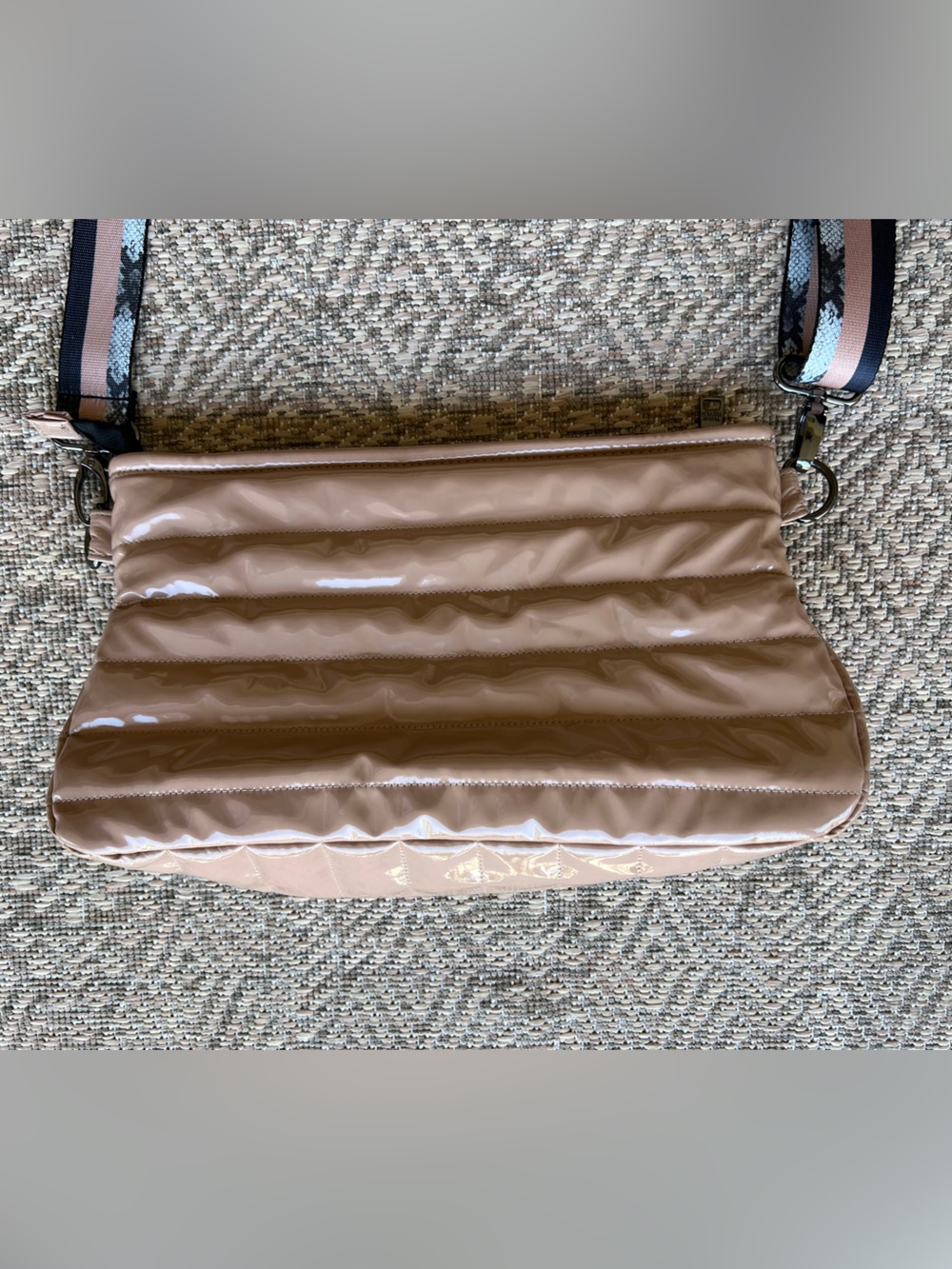 Think Royln‎ Bank Street XL Quilted Patent Crossbody Bag Nude Beige - Picture 5 of 8